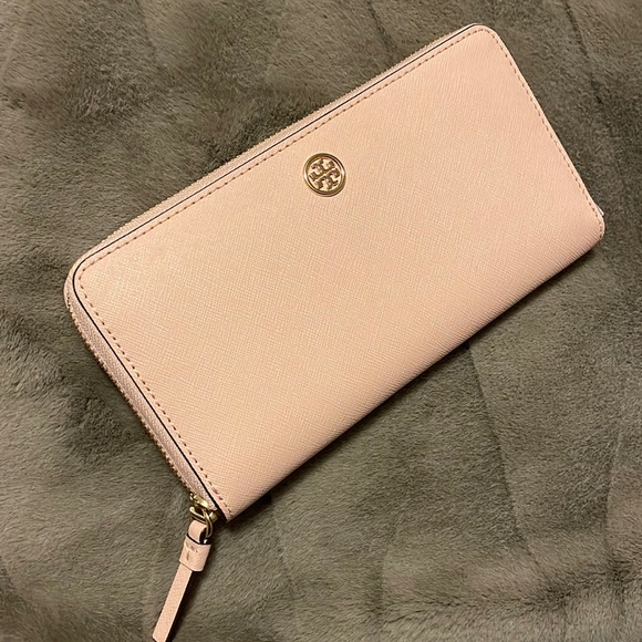 Tory Burch Handbags - Tory Burch Wallet